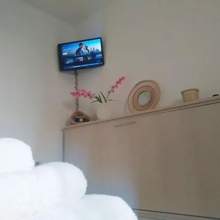 Aurisa Apartment Bari Esterno foto